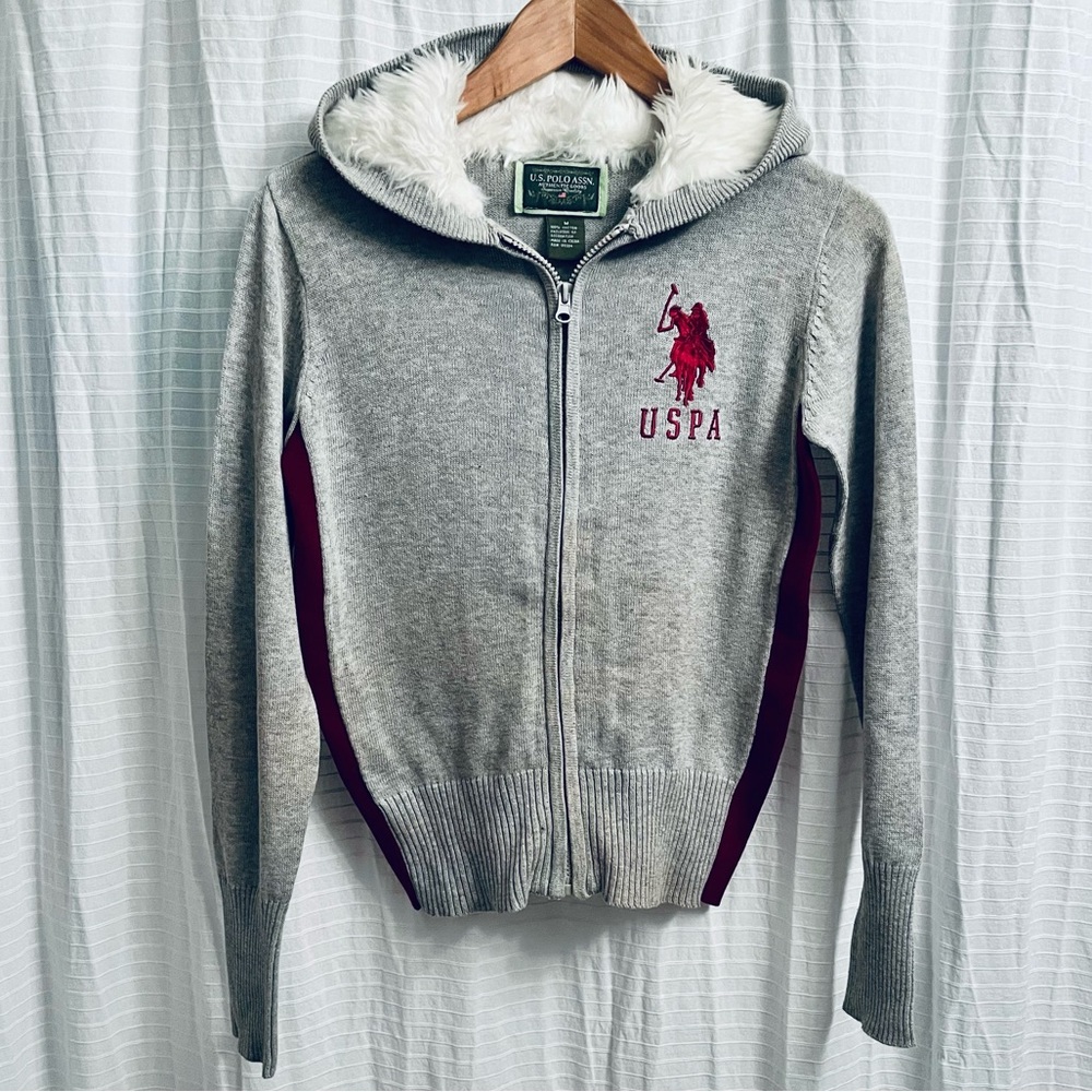 Gray zip up w/ burgundy stripe and fur hoodie